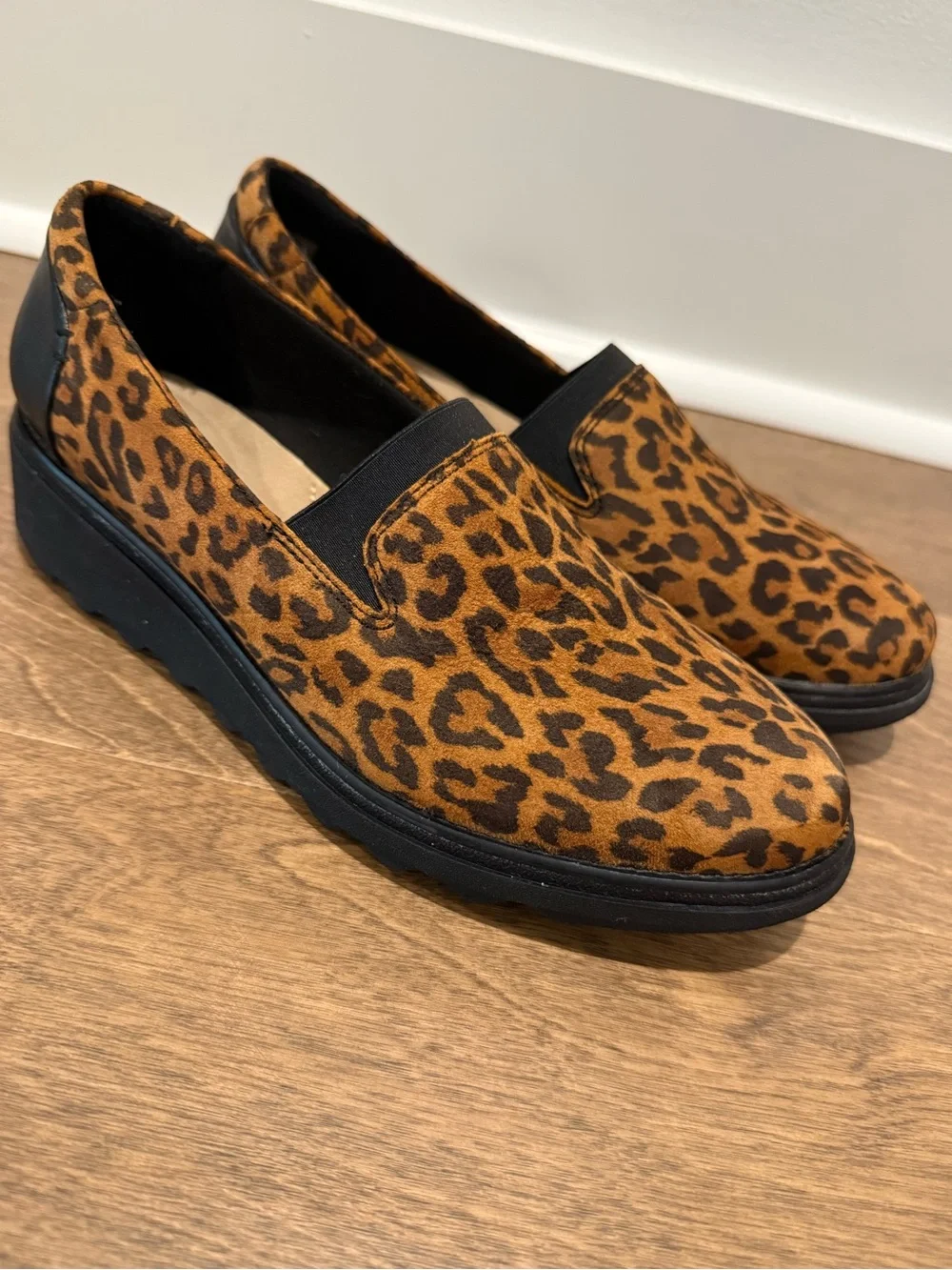 Clarks Women’s Sharon Dolly Loafers Leopard Print Wedge Heel Lightweight 8